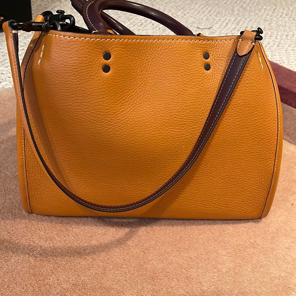 Absolutely GORGEOUS and RARE Coach Rogue!